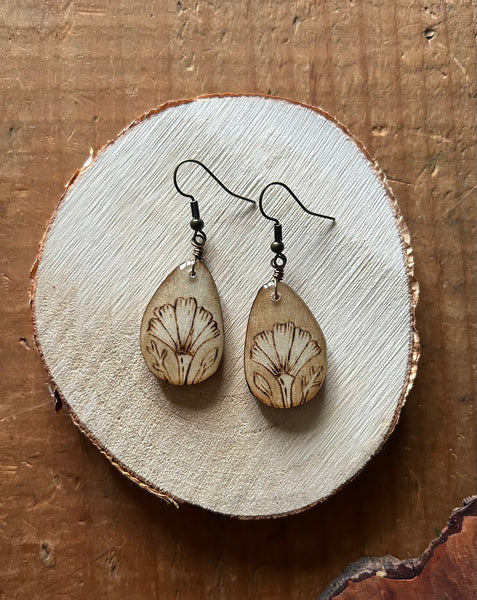 Neutral Poppies